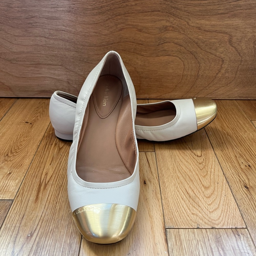 Calvin Klein Bone Leather Gold Toe Flats Women’s Size 9